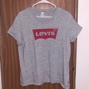 Levi’s T-shirt